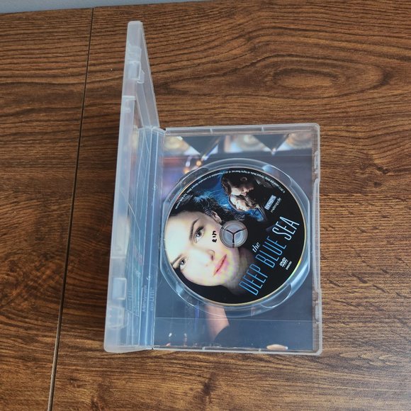 DVD 2/$10 or 6/$20 Deep Blue Sea - Picture 2 of 2